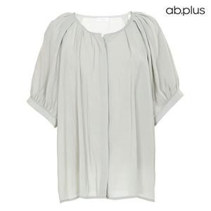 [ab.plus] 라운드넥 핀턱 주름 반팔 블라우스 (LSY2MBC7A)