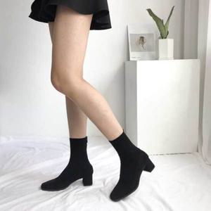 [블루피오레] 블랙 스웨이드 심플 앵클부츠 BFS1021