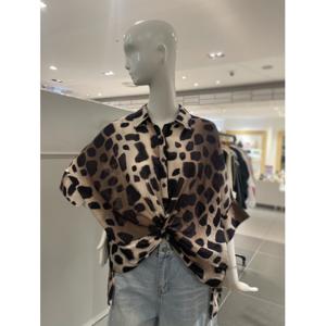 르니앤맥코이 루즈핏 레오파드 블라우스 (MM08BL100HJY)