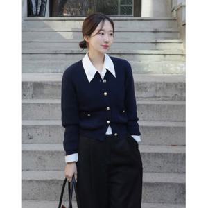 질스튜어트 뉴욕 여성 24FW 네이비 골드 버튼 울혼방 포켓 가디건 JSSW4D814N2