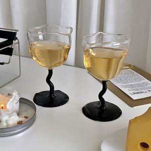 [해외] 웨이비 비정형 와인 글라스 웨이브 고블렛잔 홈바 2colors