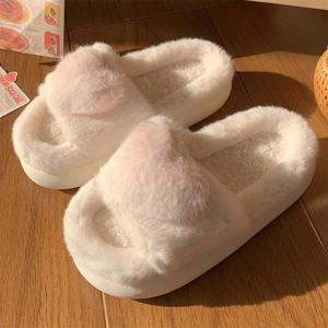 Heart Slippers 말랑한 층간소음방지 하트 털 슬리퍼 실내화