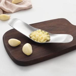 아루아 스텐 마늘다지기 마늘으깨기 마늘다지는기계 갈릭프레스