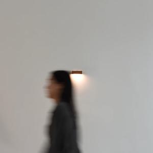 Motion lamp 포스터 부착형 우드 원목 조명 현관 복도 무선 모션 센서등 충전식