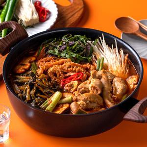 풍미 가득하고 얼큰 시원한 소 곱창전골 1kg