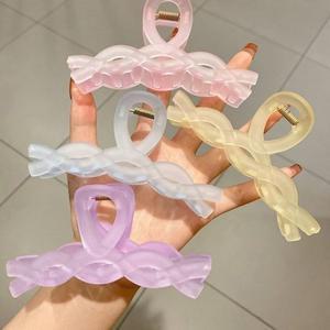 [기타]반투명 꽈배기 꼬임 올림머리 헤어 집게핀4p