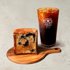 커피빈 아메리카노 (S) + 데니쉬 큐브식빵 쇼콜라