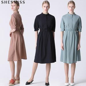 [쉬즈미스] 단아한 벨티드 포인트 하이넥 원피스 (택가격 248000원)