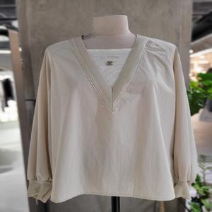 [ZOOC] 로고 포인트 브이넥 블라우스 (Z243MSC022)