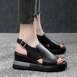 여성 6.5cm 키높이 웨지 스트랩 샌들 통굽샌들(2컬러)