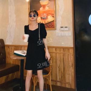 여름블랙원피스 옆트임 정장 30대 스퀘어넥 퍼프소매