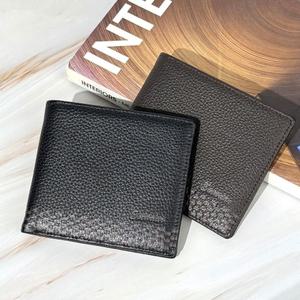 [다잇템] 남성 다크컬러 무광가죽 격자 갈색 폼폼 반지갑