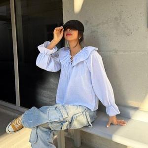 크롭블라우스 라운드카라 셔링 레이스업 스트라이프셔츠