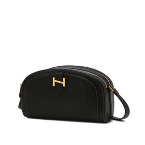 헤지스 액세서리 24FW [아카이브H] 블랙 H장식 투탑지퍼 크로스백 HIBA4F031BK