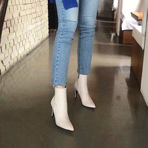 성수동 스틸레토 가죽 앵클부츠 힐 9cm 흰색 검정