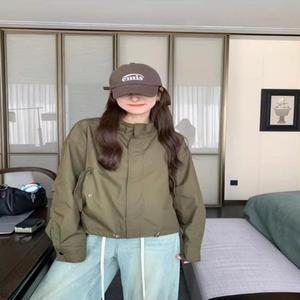 카키색 집업 오버핏 카라 야상 숏