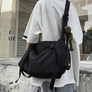 다리에 걸치는 백팩 스트리트 트렌드 다크 컬러 크로스바디 백팩 크로스백 다리에 걸치는 백팩 크로스백 백팩 크로스백