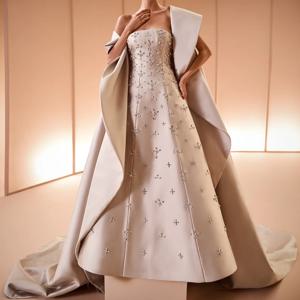 맞춤형 절묘한 새틴 비즈 및 크리스탈 이브닝 드레스 A 라인 Watteau 기차 바닥 길이 Strapless Shawl Sleev