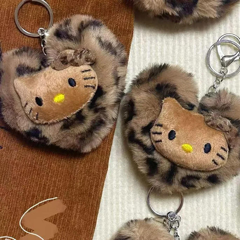 Hellokitty 레트로 레오파드 인형 펜던트 Sanrio Kawaii 애니메이션 장난감 열쇠 고리 만화 패션 가방 액세서리 열쇠 고리 크리스마스 선물