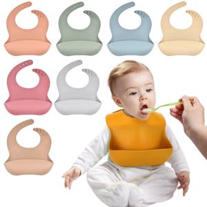 아기 실리콘 턱받이 방수 부드러운 솔리드 컬러 4 단 조절 턱받이 신생아 점심 먹이 타액 Pocke Kids Eating Accessories