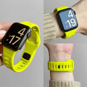 Apple Watch 시리즈 용 실리콘 밴드 10 46mm 42mm 스트랩 44mm 45mm 40mm 41mm 스포츠 팔찌 iwatch 8 7 6 5 4 3 SE 9 Ultra 2 49mm