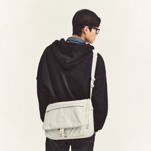 에센셜 레트로코어 메신저 2085 라이트그레이