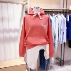 [시에로]SH1THF701_시그니처 OSLO 자수 후드 티셔츠