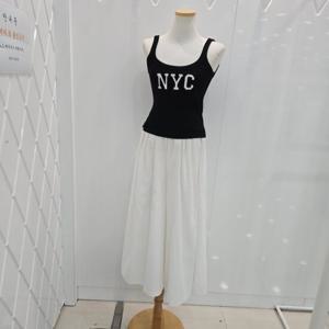 [밸리걸]NYC 레터링 골지 슬리브리스 나시탑 (블랙) 912020