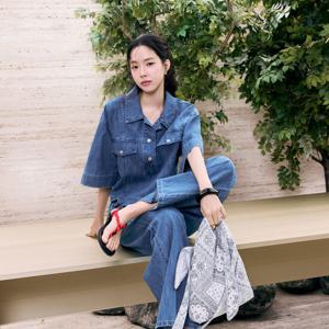 (JJ지고트) 루즈핏 버튼 칼라 데님 블라우스 GR5A8BLJ81