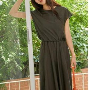 올리비아로렌 DP01 플레어 원피스 VVCOA4M5476