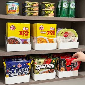 1+1 꺼내면 채워지는 자동 라면 디스펜서 무조립 팬트리 수납 정리대