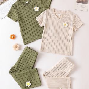 TEMU 4pcs 귀여운 아기 소녀용 니트 폴리에스테르-스판덱스 레이터 세트, 플로럴 애플리케이션과 매칭되는 바지가 있는 라그란 슬리브 단색 탑, 일상, 휴일, 파티용으로 완벽한 유아 및 유아용, 야외용