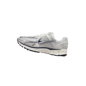 매장정품 나이키 NIKE 줌 보메로 5 W - 포톤 더스트:그리드아이언:세일:크롬 FD0884-025 54320