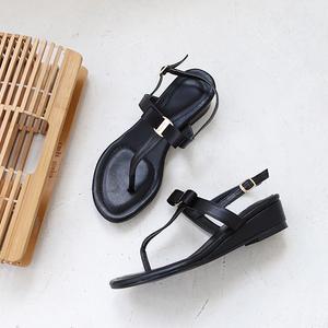 [쥬드] 3.5cm 천연소가죽 국내제작 메리제인 쪼리 플립플랍 금장 버클 위티 리본 웨지 스트랩샌들