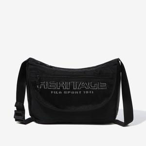 [휠라](광주신세계)[FILA] 헤리티지 경량 메신저백 (FS3BCF6322X_BLK)