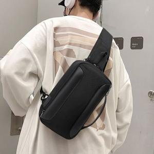 투웨이 토트백 겸용 크로스바디백 usb포트 방수원단 블랙슬링백