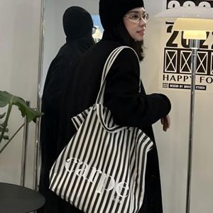 여성가방 에코백 쇼퍼백 가벼운가방 연예인에코백 휘뚜루마 숄더백 모나크듀 여성숄더