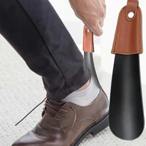 가죽 손잡이가 있는 1pc 스테인레스 스틸 구둣주걱, 여행용 구둣주걱은 휴대가 간편하고 신발 착용이 간편합니다.