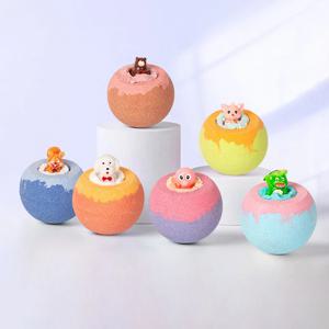 내부 서프라이즈 버블 목욕 Fizzies 비건 에센셜 오일 스파 1pcs 목욕 폭탄 장난감이있는 어린이를위한
