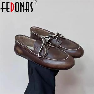 FEDONAS Ins 정품 가죽 플랫 슈즈 여성용 로퍼, 빈티지 스웨이드 로퍼, 캐주얼 영국 스타일 플랫 싱글 슈즈, 트렌드