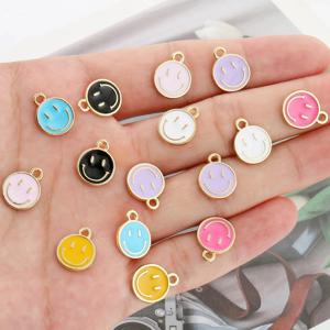14pcs 드롭 오일 합금 작은 펜던트 비대칭 재미 미소 펜던트 귀걸이 목걸이 맞춤 펜던트 DIY 액세서리
