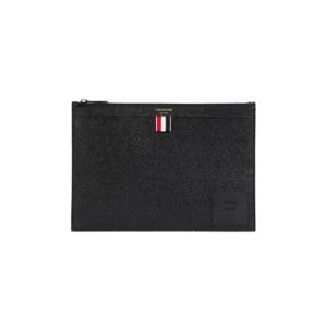 톰브라운 페블 그레인 레더 사선 브래스 라벨 스몰 도큐먼트 홀더 블랙 MAC124A-00198-001