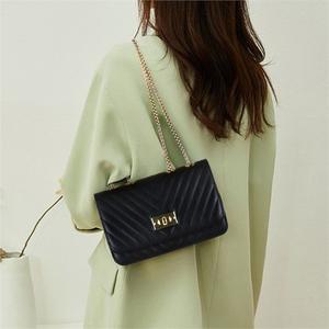 [라일리] Rly 쿨샵 여성 세련된 디자인 체인스트랩 백 퀄팅바디  9511371)