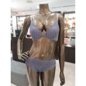 갤러리아 블루그레이 퍼팩트볼륨 미들커버리지 브라,레이스팬티SET WBWBR3J52T