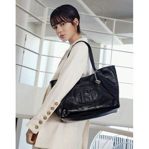 갤러리아 헤지스핸드백 HIBA4E528BK 시그니처 H 패치 블랙 와이드 쇼퍼백 L