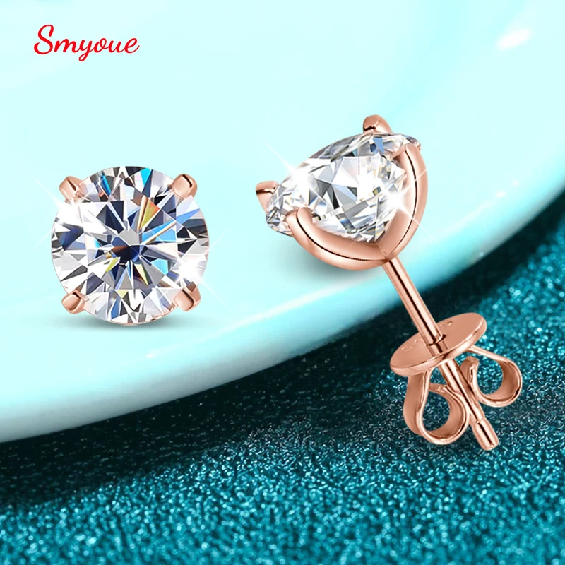 Smyoue 0.2-3CT 로즈 골드 컬러 Moissanite 스터드 귀걸이 여성용 스파클링 클래식 웨딩 랩 다이아몬드 귀걸이 퓨어 925 실버