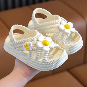 2025 새로운 어린이 슬리퍼 여름 소녀와 소년 욕실 홈 안티 슬립 비치 신발 부드러운 밑창 아기 샌들