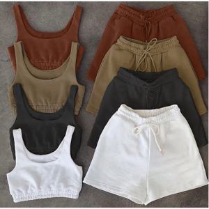 새로운 패션 여름 두 조각 세트 자르기 가기 솔리드 스포츠웨어 여성 탄력 매칭 반바지 Athleisure 캐주얼 세트 의상 2021