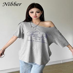 Nibber 캐주얼 휴식 여성 티셔츠 편지 2024 여성 뜨거운 새로운 다목적 거리 분위기 스타일 유행 병아리 여름 탑