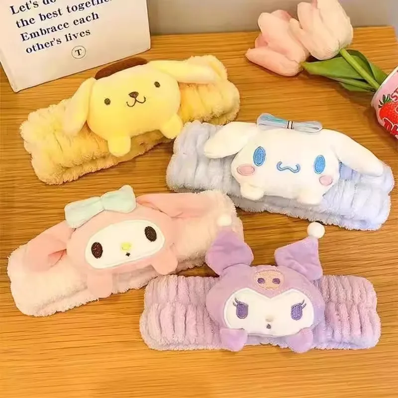 Sanrio 머리띠 Kuromi 플러시 Scrunchie 만화 헬로 키티 달콤하고 귀여운 안티 슬립 헤어 밴드 모자를 쓰고 있죠 소녀 하트 장식 Gif